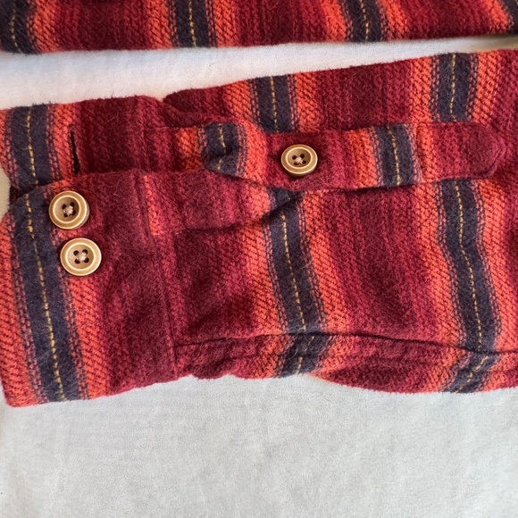 Solaris Flannel Button down shirt - Picture 4 of 7